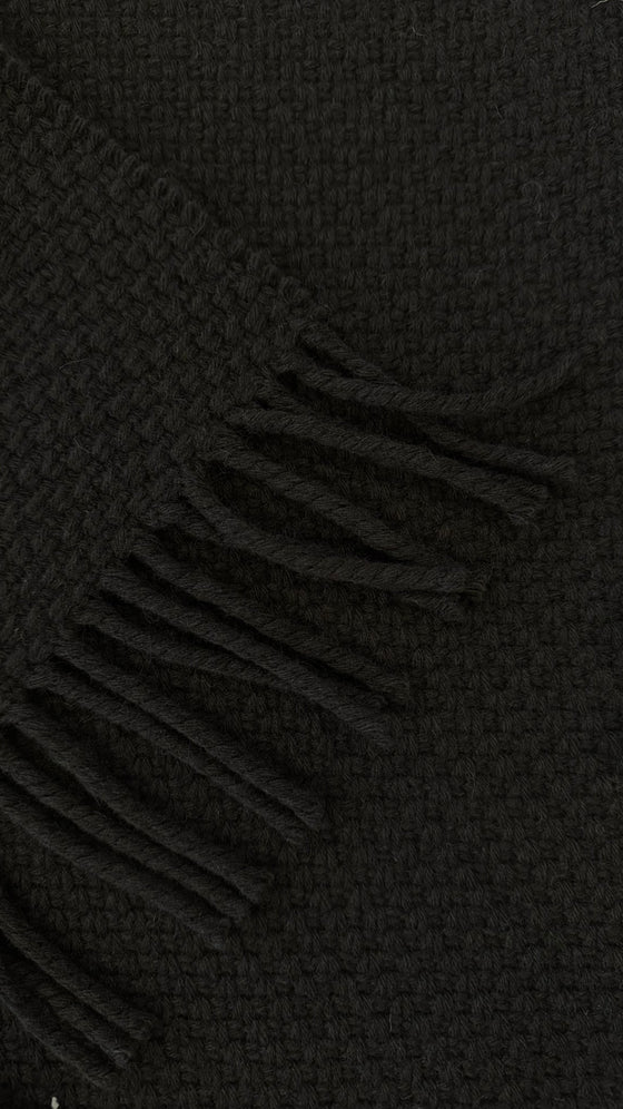 Taylor Scarf - Chunky blackish weave